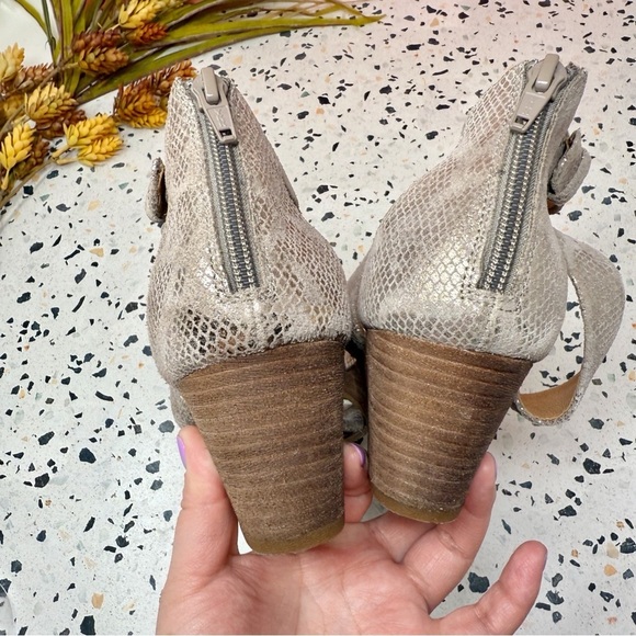 NEW Sofft Mauldin Bisto Taupe Ankle Strap Women’s Comfort Wedge Sandals Sz 8 - Picture 11 of 12